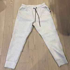 American Eagle men’s joggers